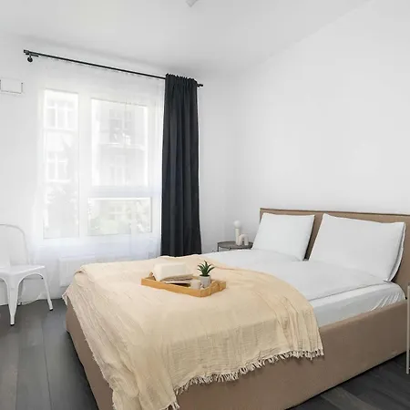 Unique 2-bedroom With Balcony Parking By Renters Prestige 公寓 波兹南