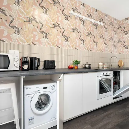 Unique 2-bedroom With Balcony Parking By Renters Prestige *