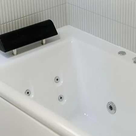 公寓 Unique 2-bedroom With Balcony Parking By Renters Prestige