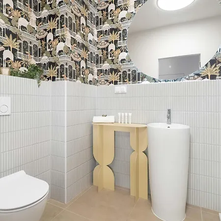 Unique 2-bedroom With Balcony Parking By Renters Prestige 公寓